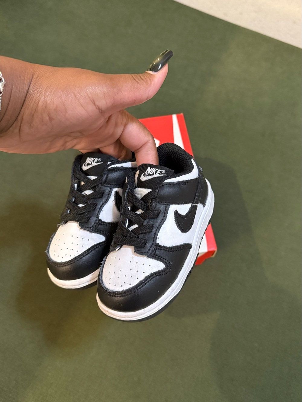 Nike Kids Black and White Low-Top Dunks 6C